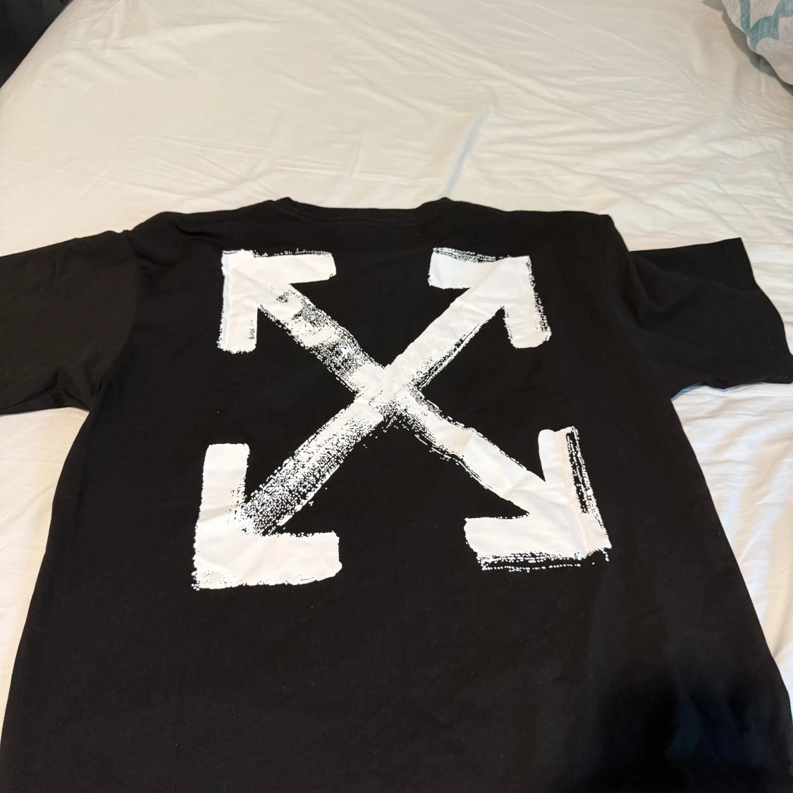Svart Off-White t-shirt med tryck helt ny
