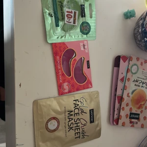 Eye mask och golden face mask - Jätte bra har köpt sen innan bara använder inte längre 1 för 10 annars alla 3 för 25