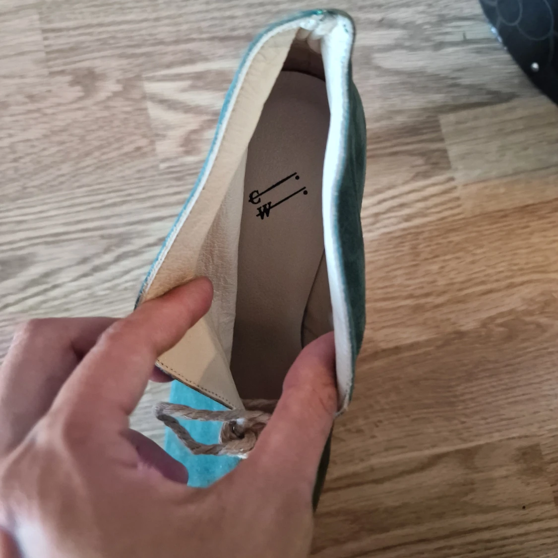 Gröna mocka stövletter med klack - 4