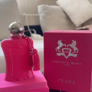 Parfums de Marly Oriana 75 ml (ca 73ml kvar) - Parfums de Marly 75ml flaska. Se sista bilden för att se hur mycket det är kvar.   Nypris 3000, 