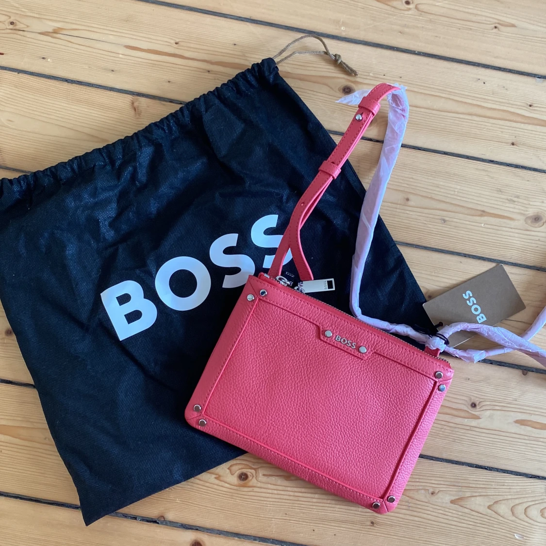 Rosa axelväska från BOSS