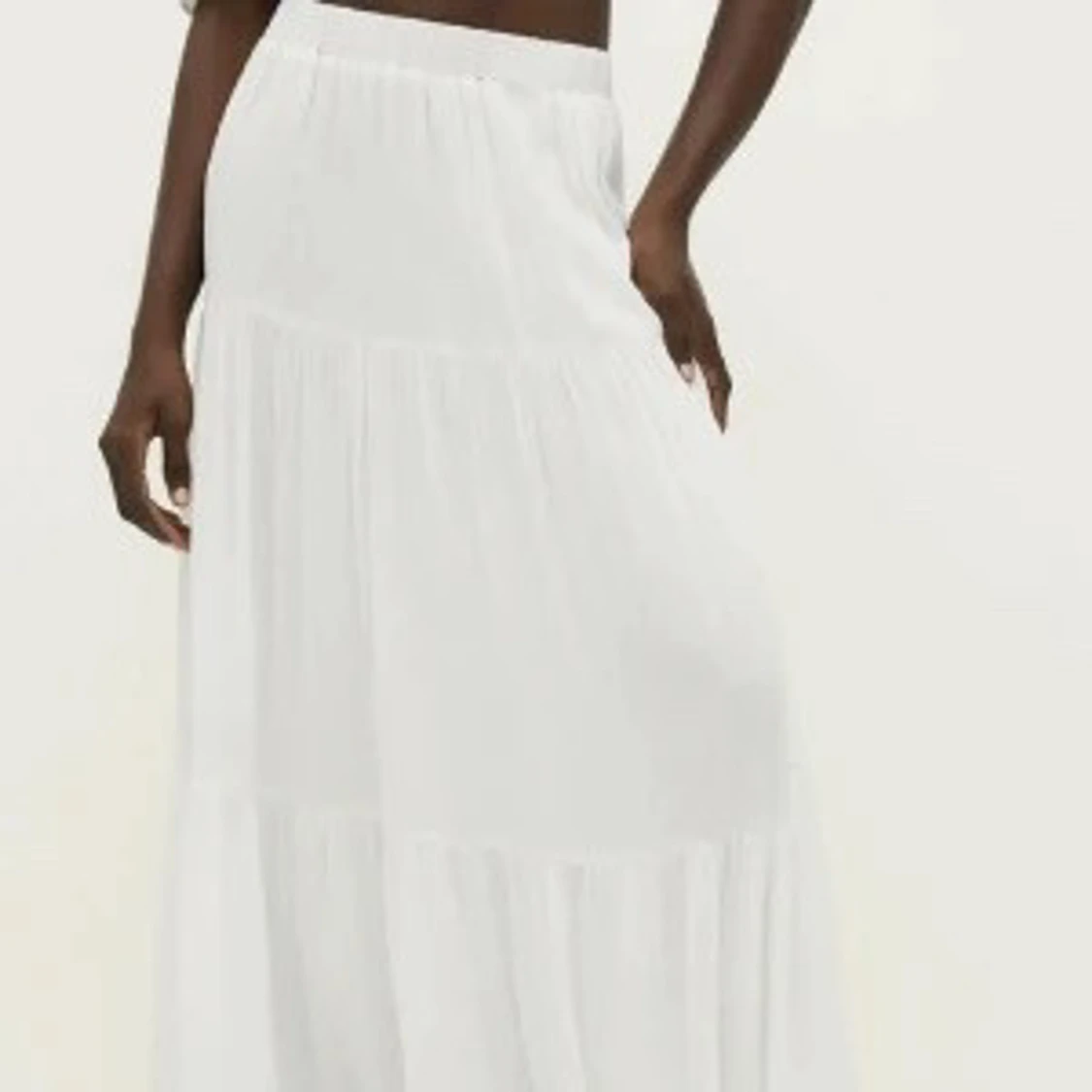 Vit långkjol i bomull