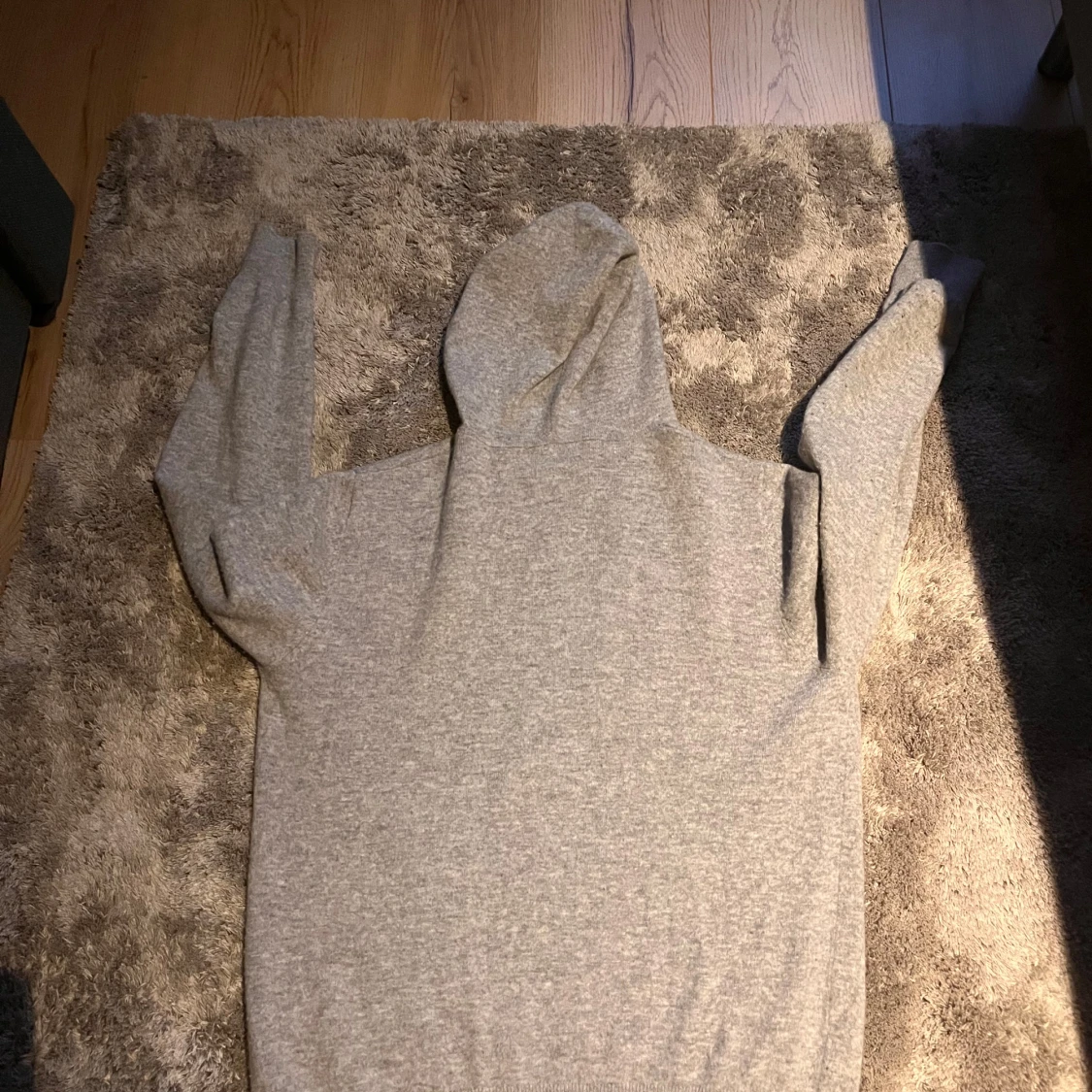 Grå Kashmir hoodie  - 2