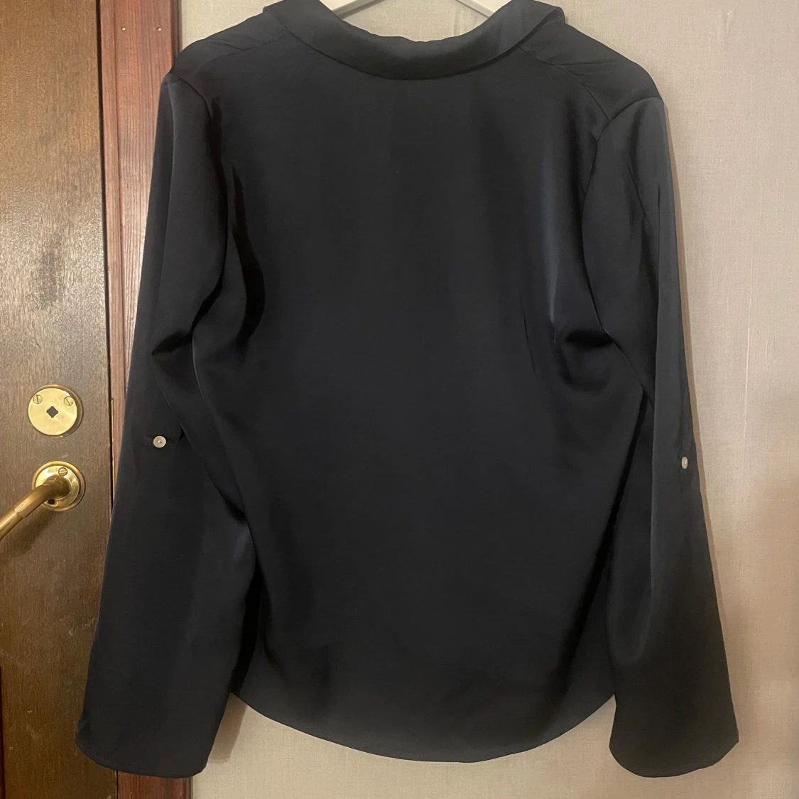 Marinblå långärmad skjorta från Vera Moda - 1