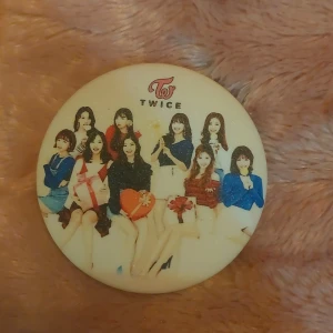 Kpop pin - Twice - Köpt för 60 kr, helt nytt skick ❤️
