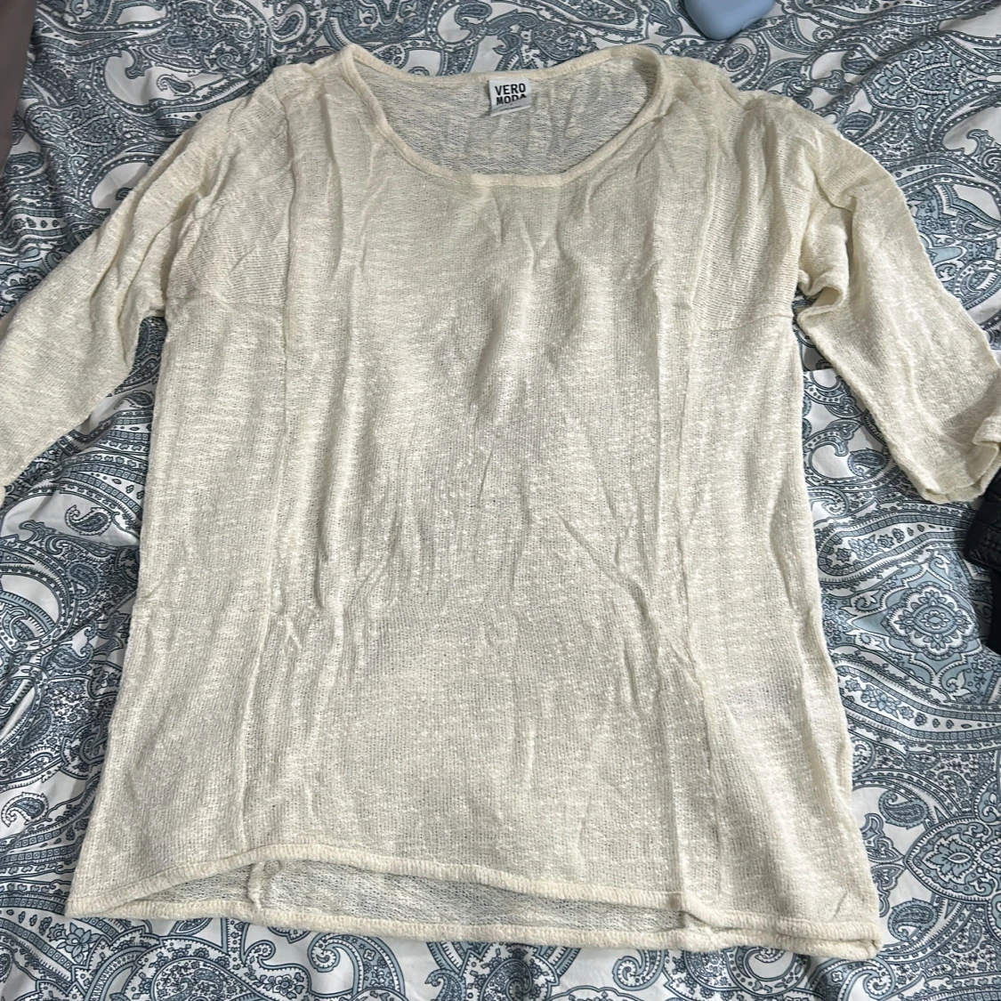Beige stickad tröja från Vero Moda