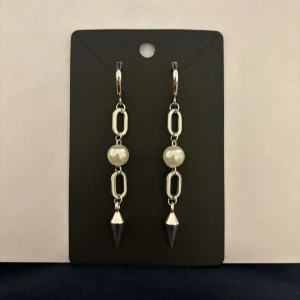 Örhängen - Handgjorda örhängen i rostfritt stål