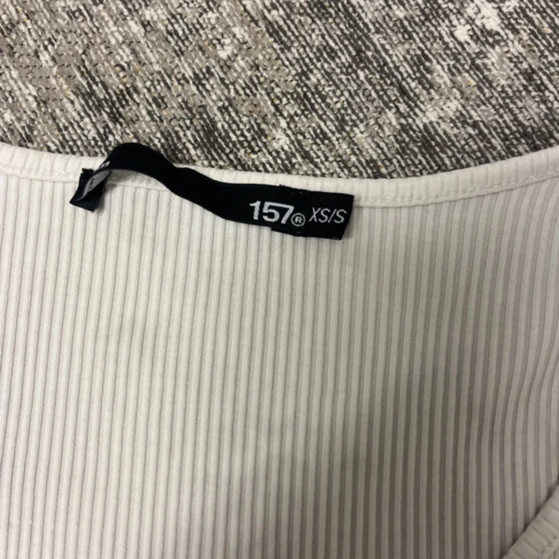 Vit ribbad topp från 157, XS/S - 2