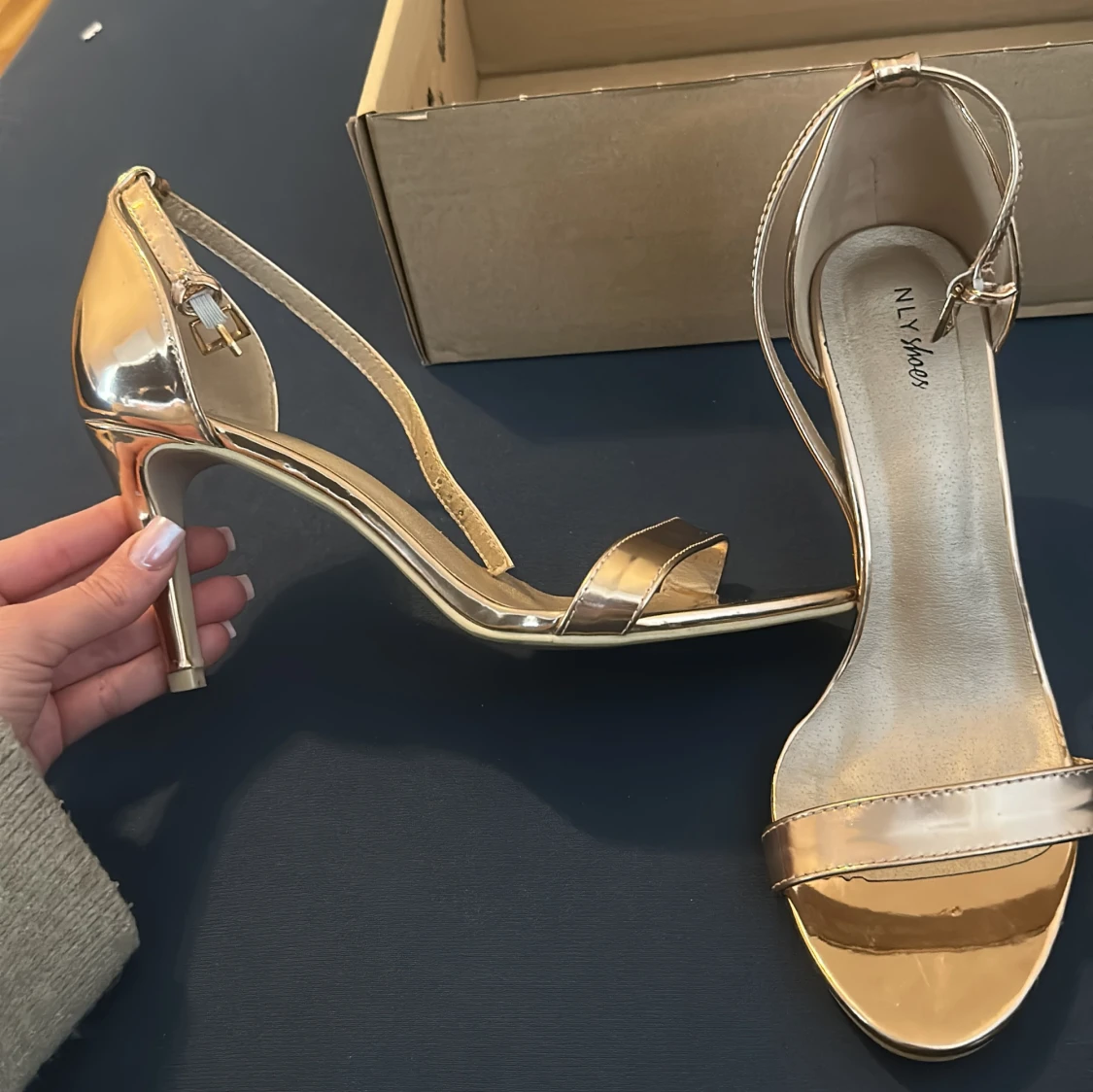 Guldiga klackskor från NLY Shoes - 1