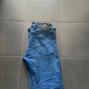 Replay Jeans - Replay Jeans | Anbass Slim fit | Storlek 30/32 | Skick 9/10 | Ny pris 1799 | pris 499 // Virtual Closet🙌🙌