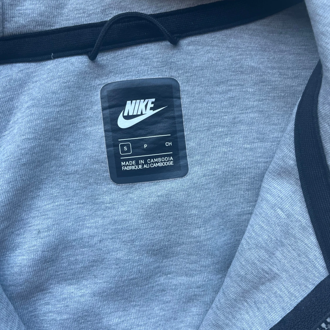 Grå nike tech - 1