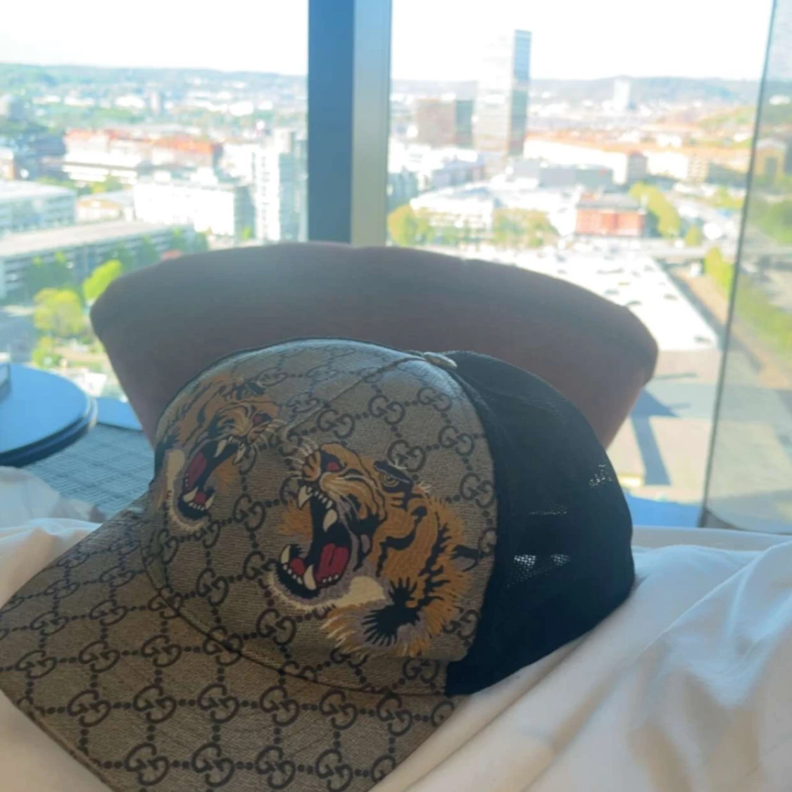 Gucci keps med tigertryck och GG-mönster - 2