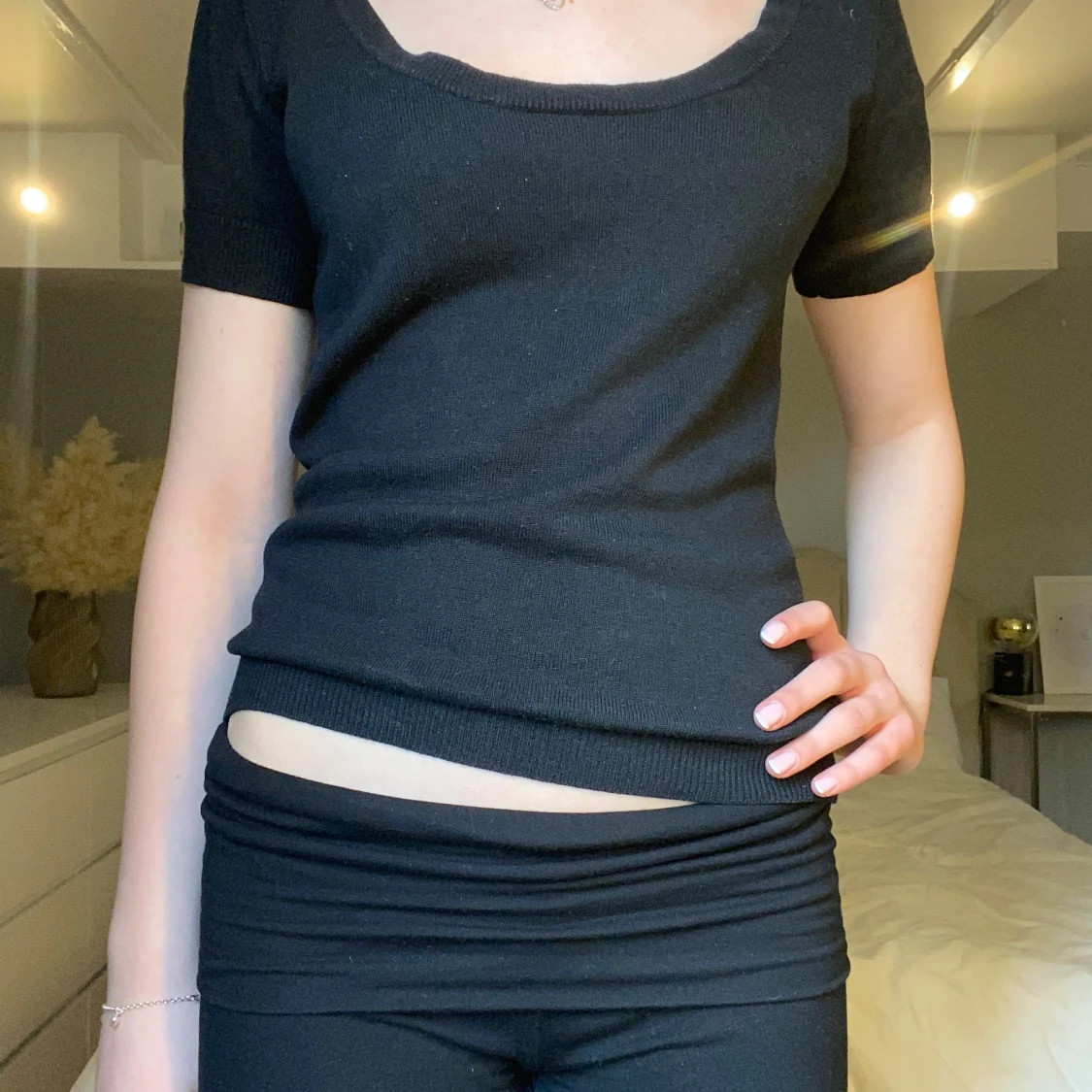 Svart stickad tröja