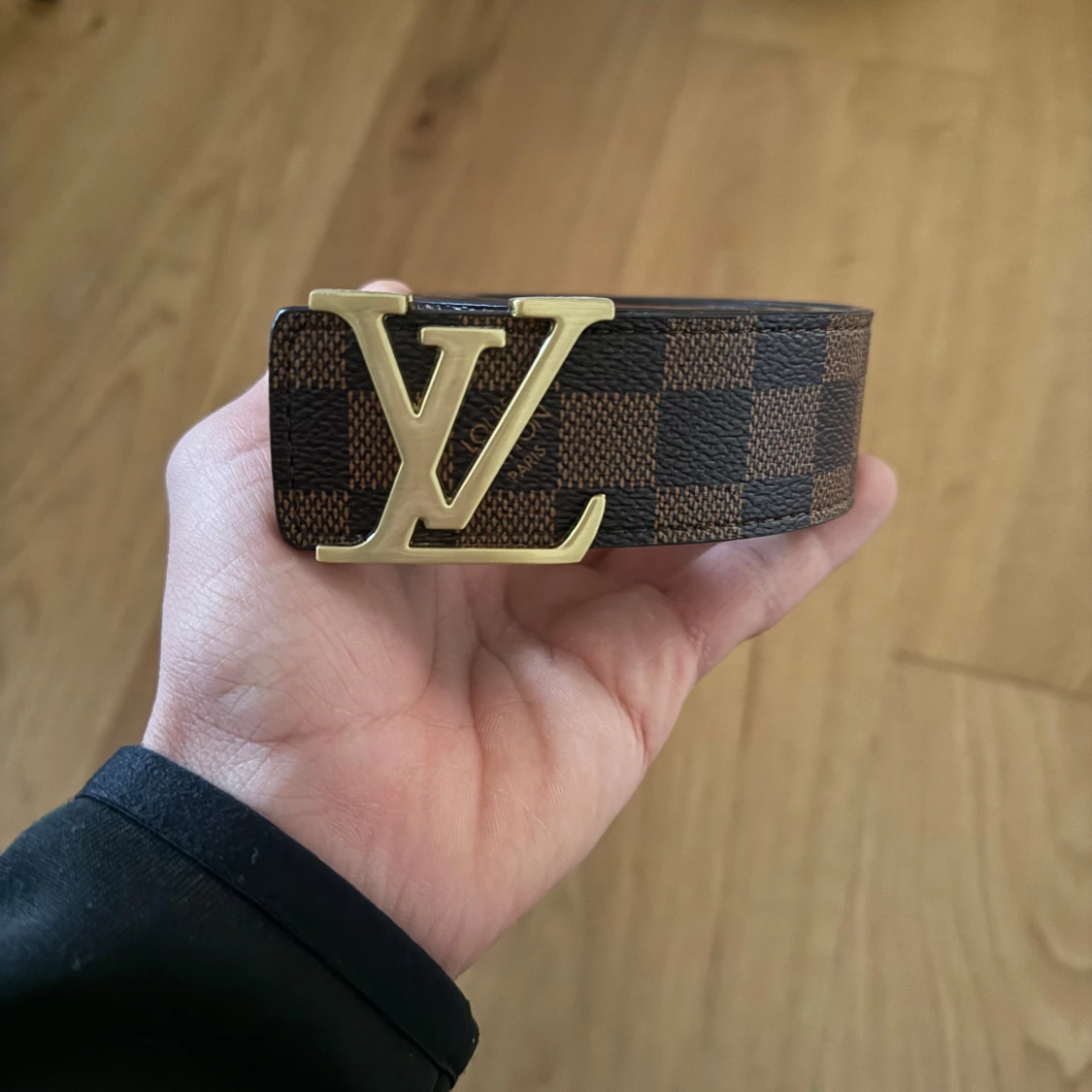 L0UIS VUITT0N bälte