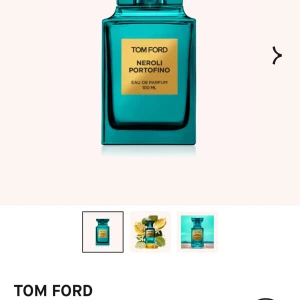 Tom Ford Neroli Portofino Eau de Parfum 100 ml - Exklusiv parfym från Tom Ford i en lyxig turkosblå glasflaska med guldlabel. Neroli Portofino är en fräsch och citrusdoftande eau de parfum som ger en känsla av Medelhavet. Flaskan rymmer 100 ml och har en elegant