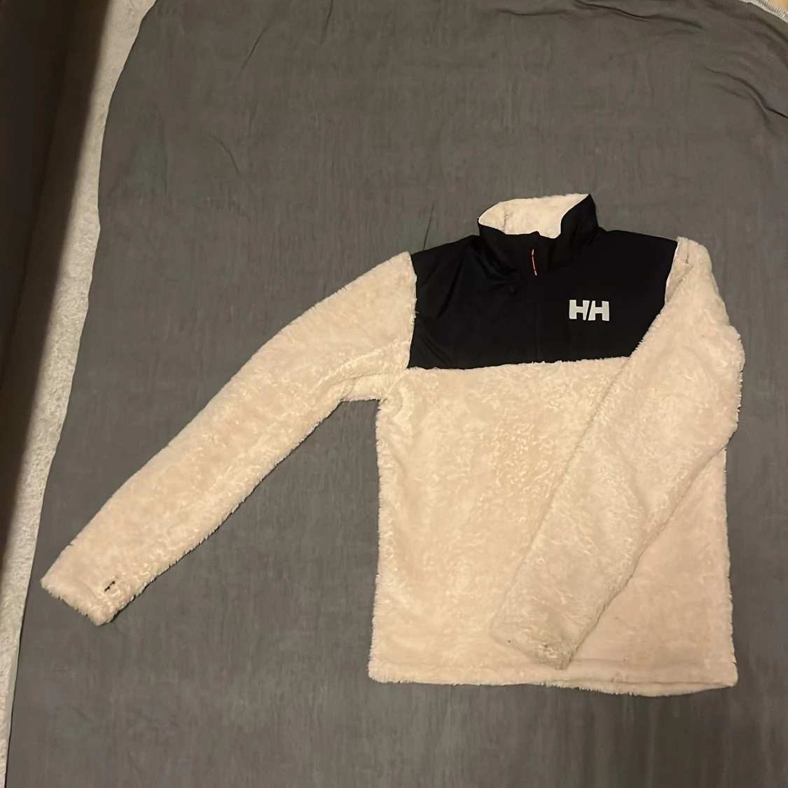 Vit fleecejacka från Helly Hansen