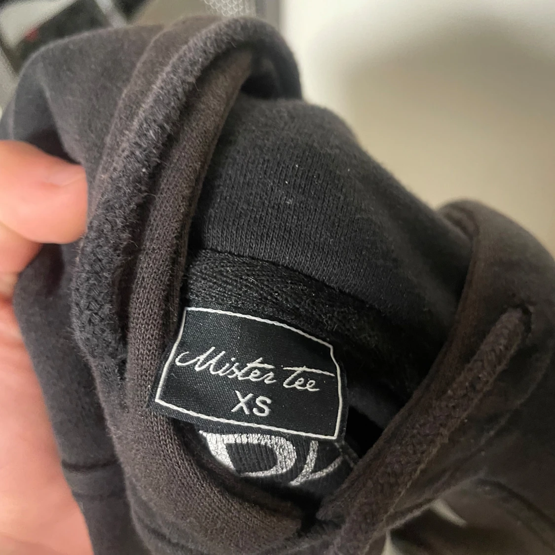 Svart hoodie med Tupac-tryck från Mister Tee - 1