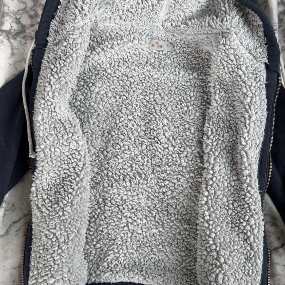 Hollister - 3