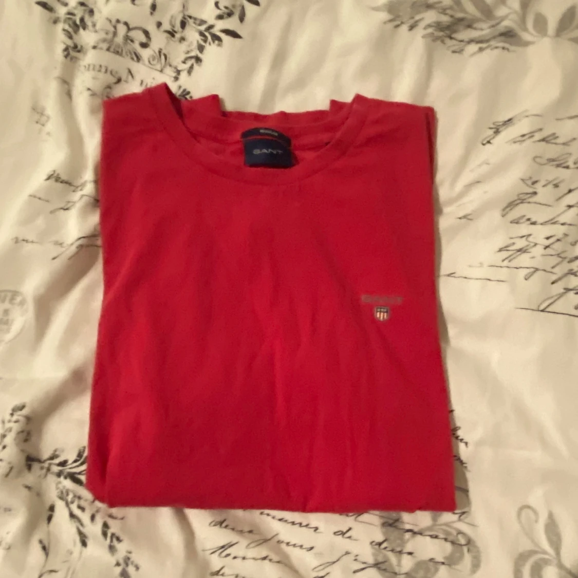 Röd t-shirt från GANT, regular fit - 3