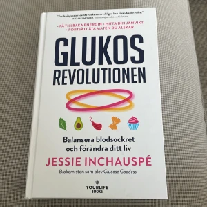 Glukosrevolutionen - Upptäck smarta hacks för att balansera ditt blodsocker, få mer energi och må bättre – utan att ge upp maten du älskar! Perfekt för dig som vill förstå kroppen och ta kontroll över din hälsa på ett enkelt och inspirerande sätt.