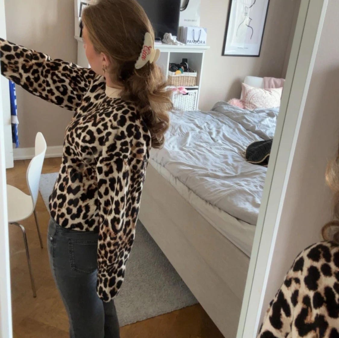 Leopardmönstrad tröja i mjukt material  - 1