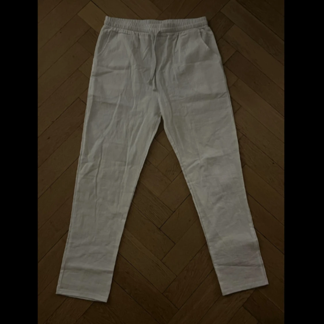 Vita och marinblå linnebyxor