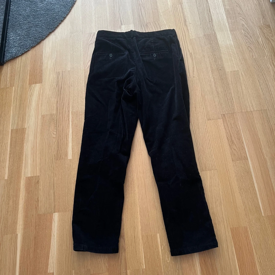 Svarta manchesterbyxor från HM - 3