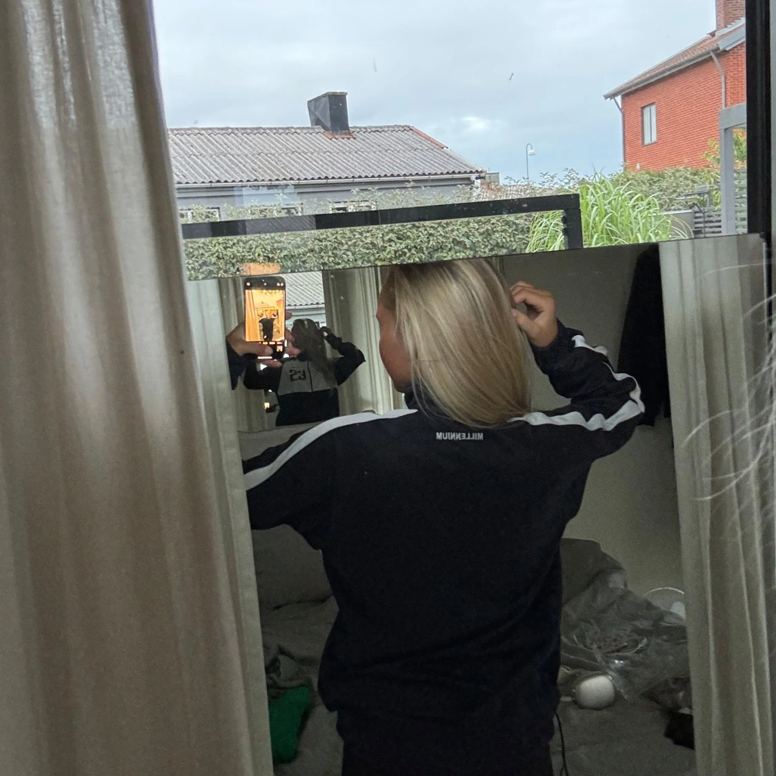 Blå och vit jumper Millennium - 1