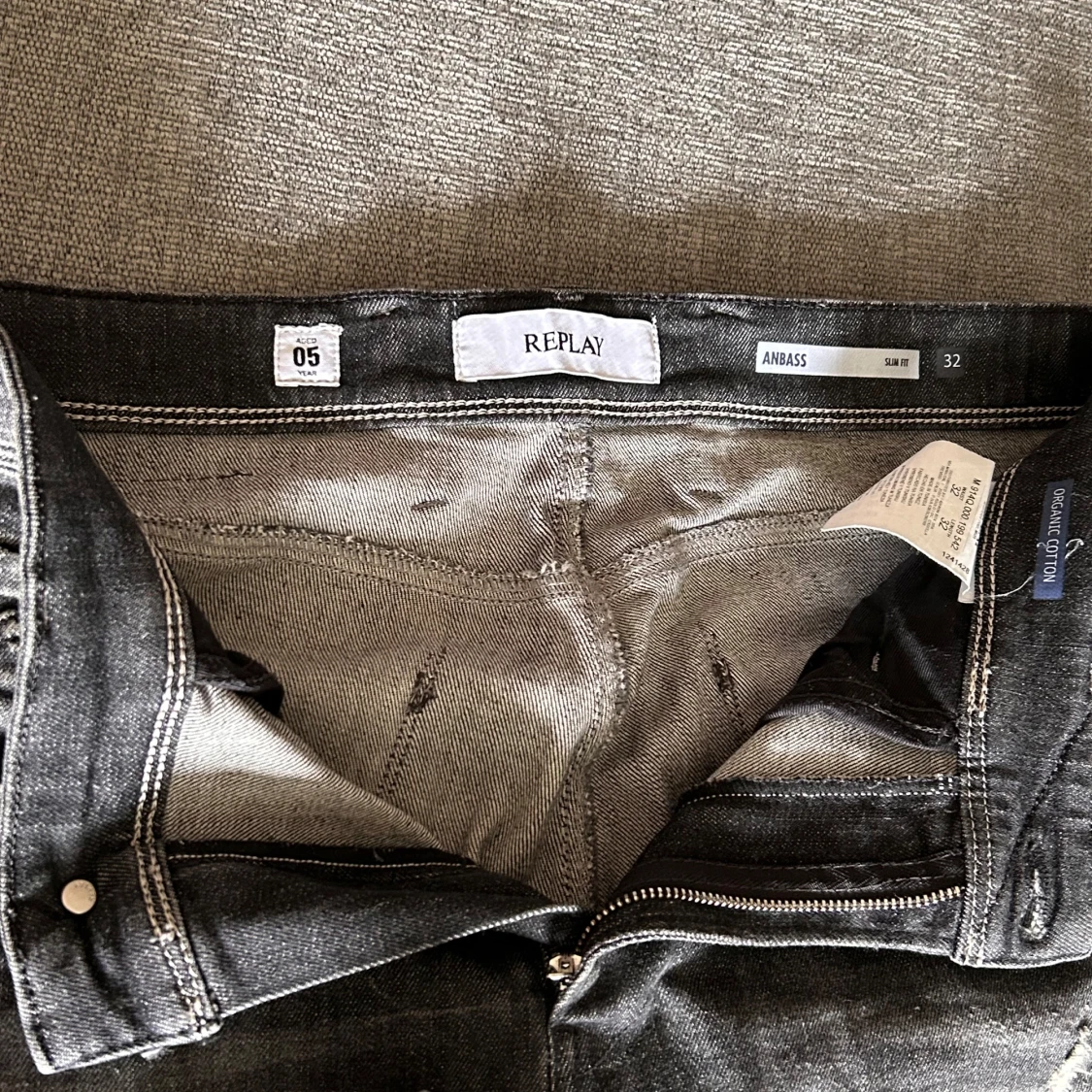 Mörkgråa Replay Anbass Jeans - 2