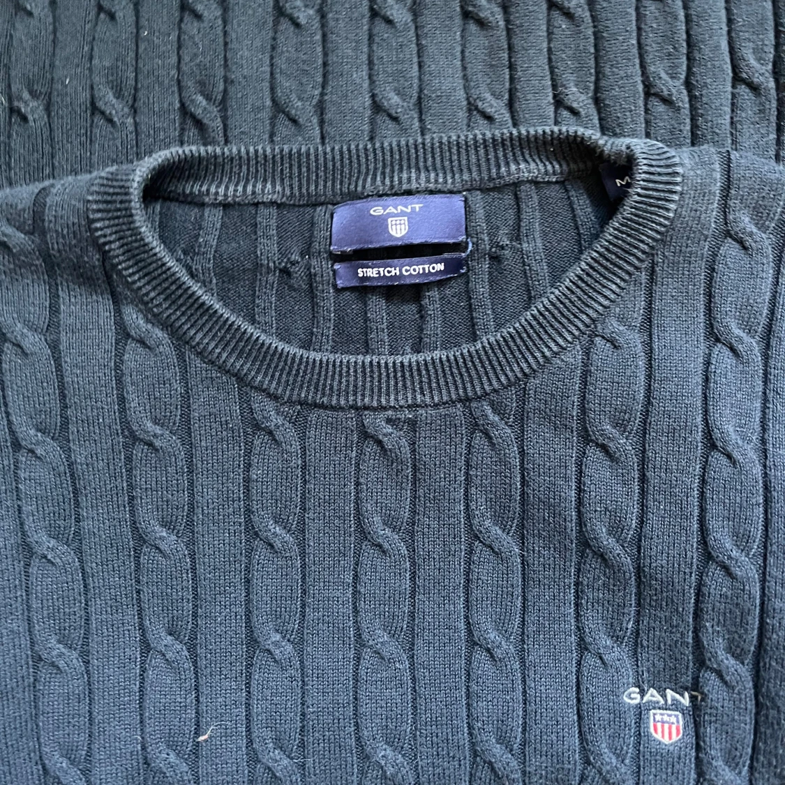 Mörkblå kabelstickad tröja GANT - 3