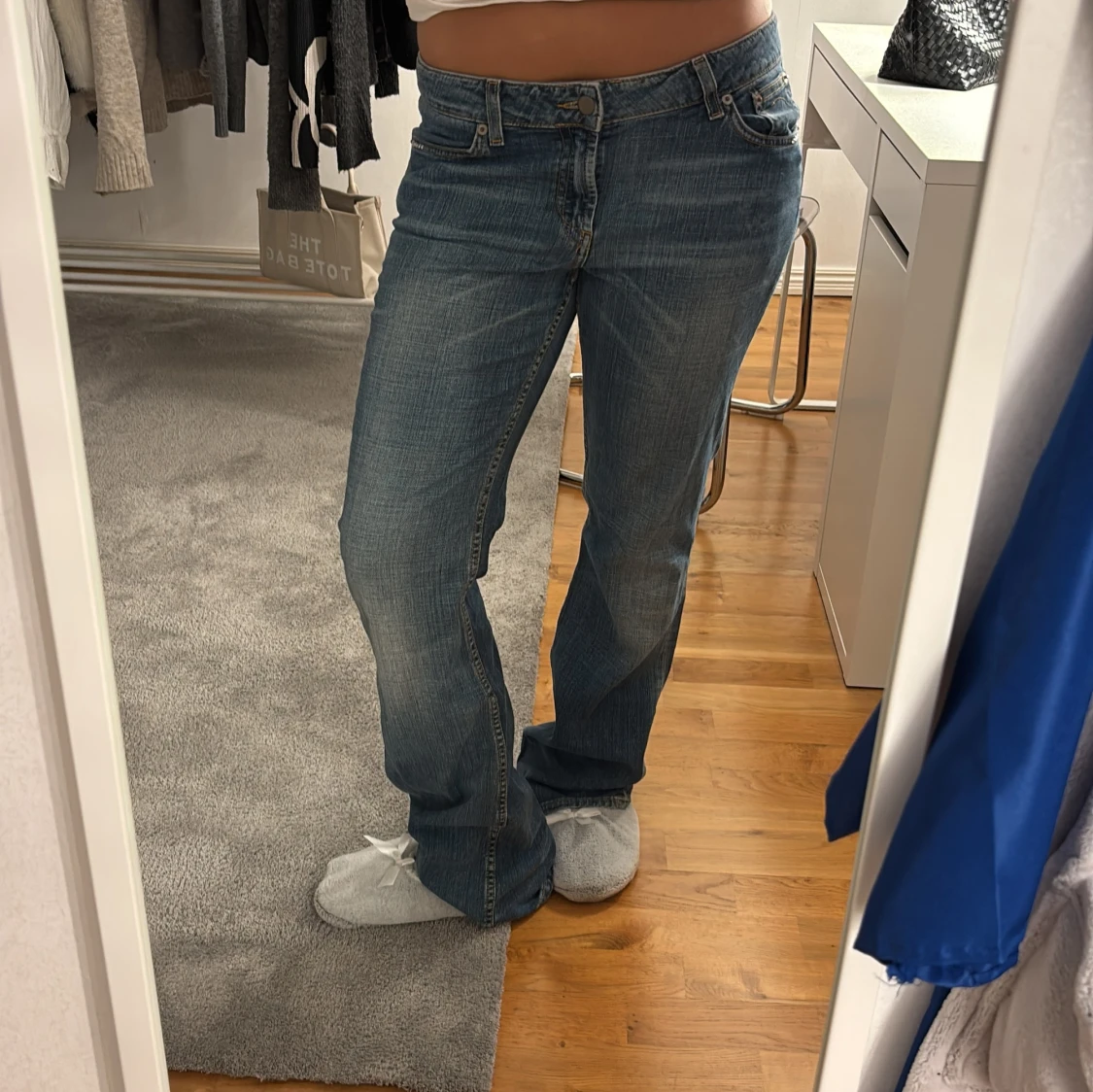 Blå jeans med strassdetaljer, stl 31