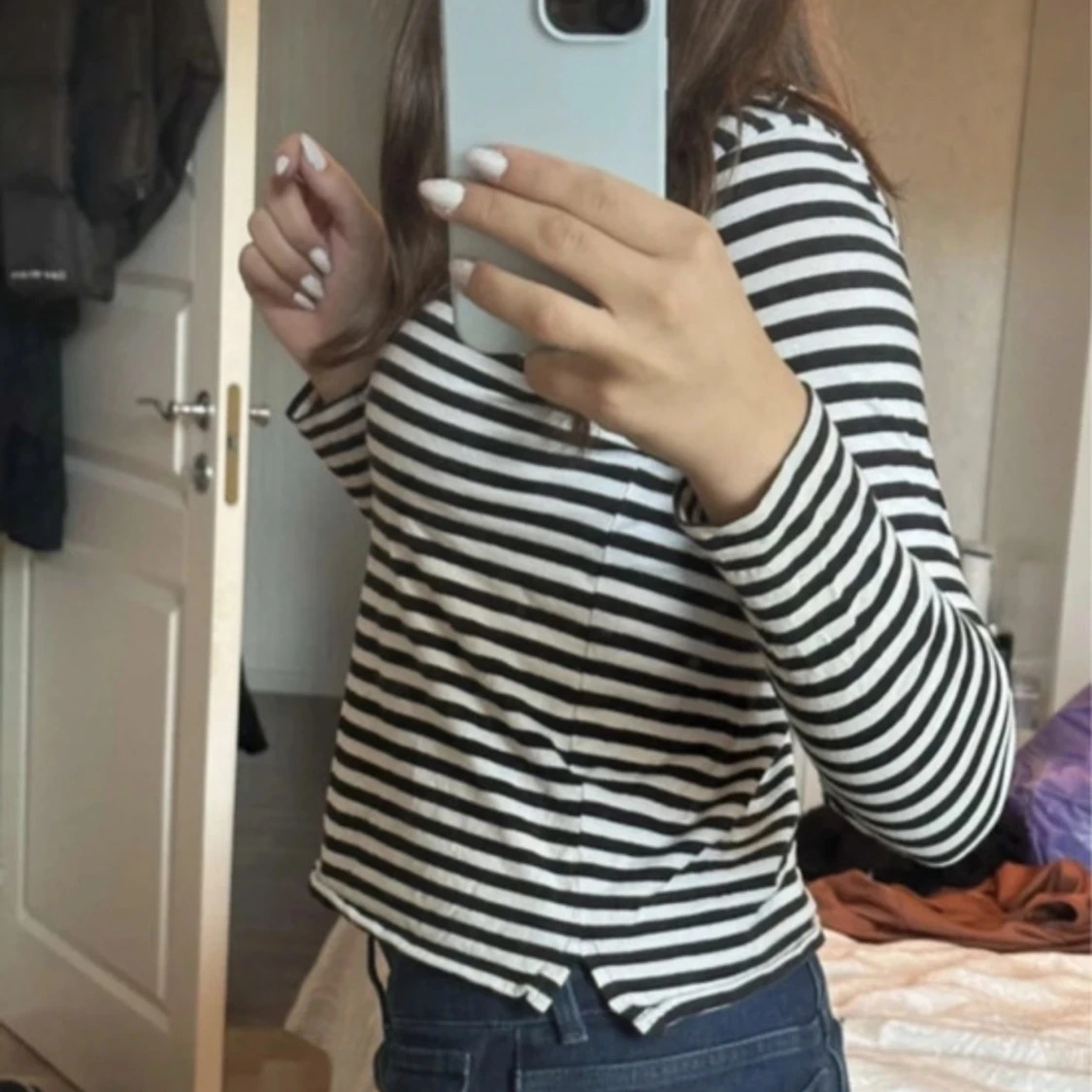 Svartvit randig långärmad tröja - 2