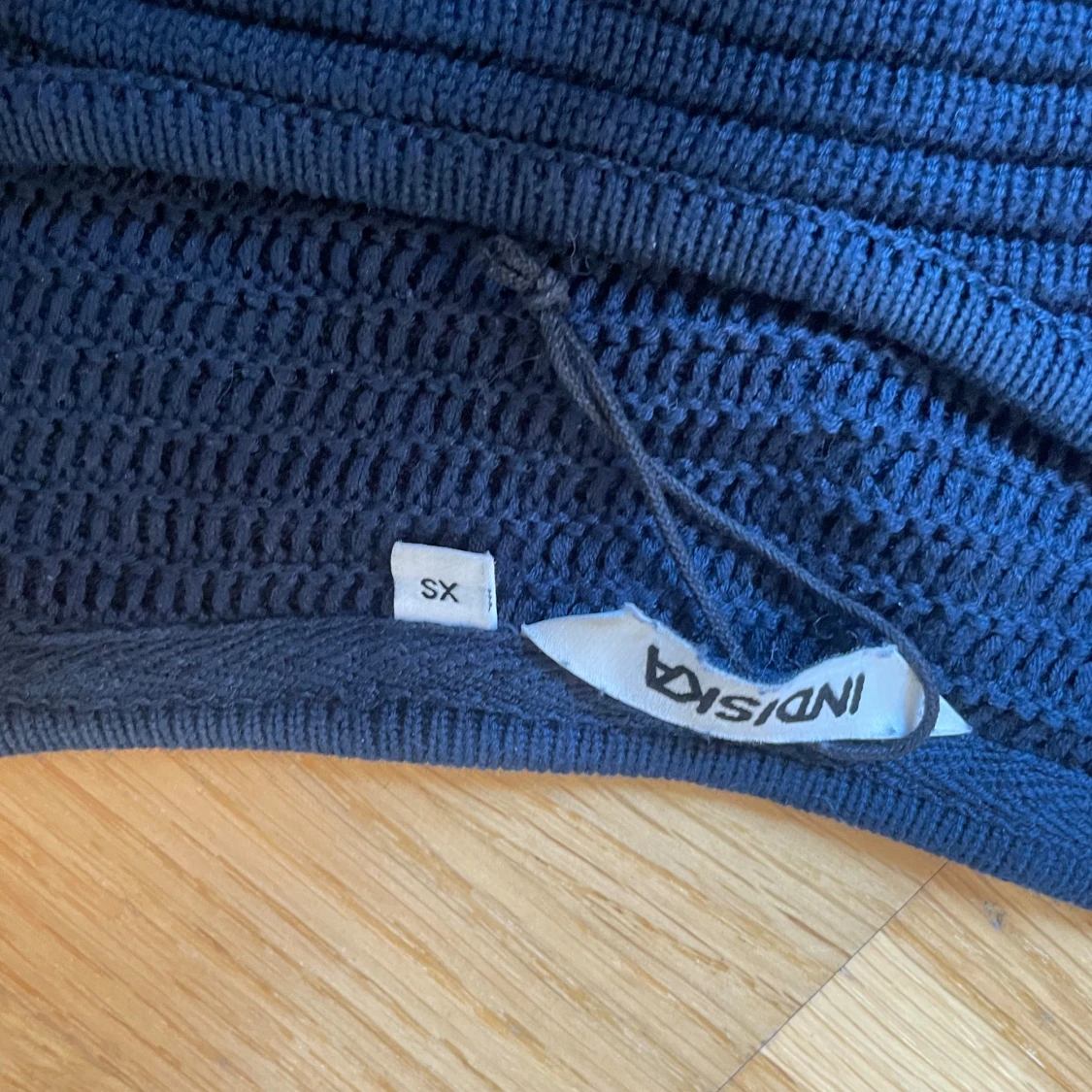 Mörkblå stickad tröja från Indiska - 1