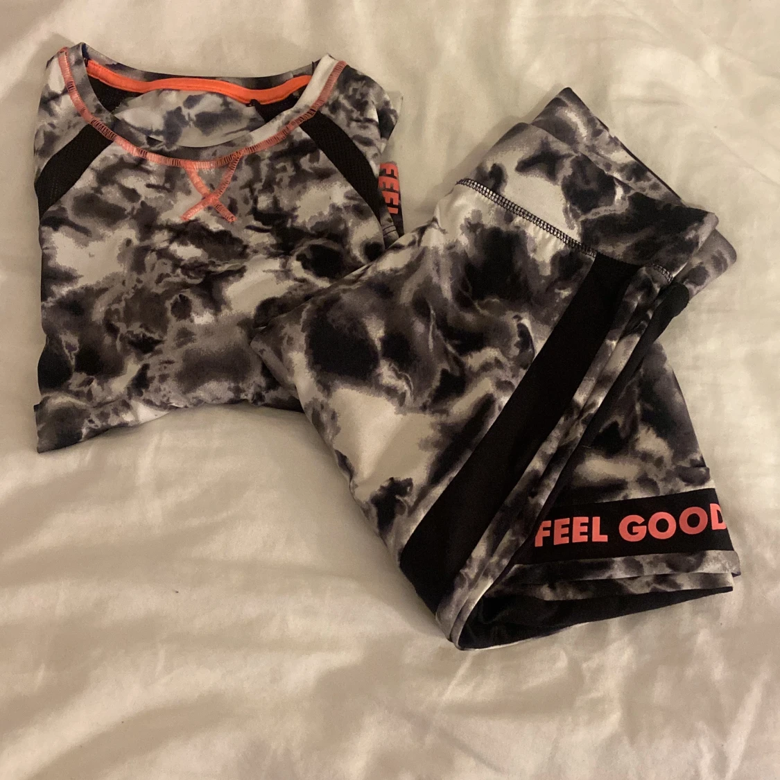 Svartvit träningskläder från Lindex