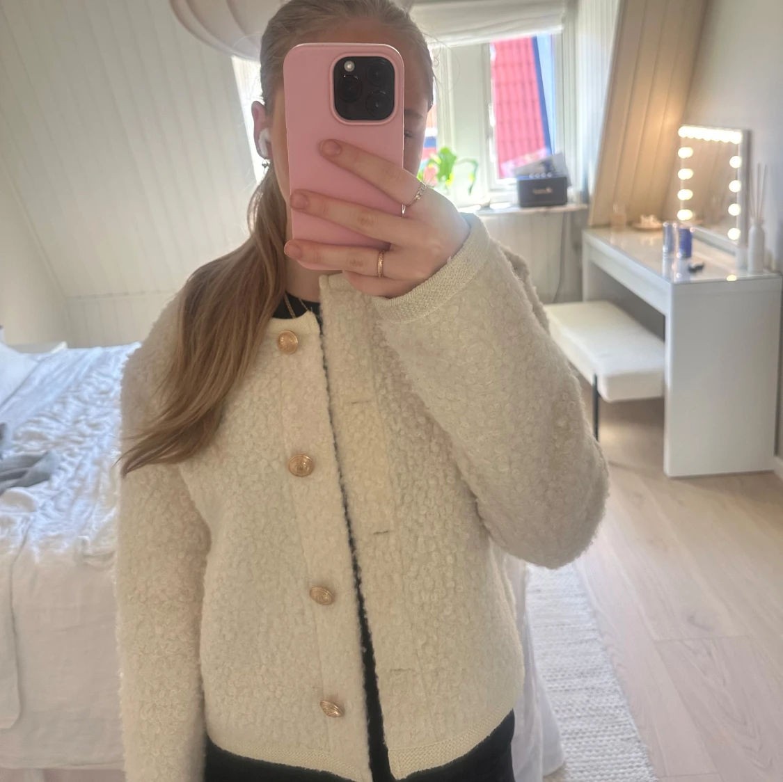 Vit teddyjacka från Gina Tricot