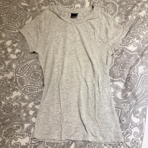 T shirt gina tricot soft touch - Aldrig använd