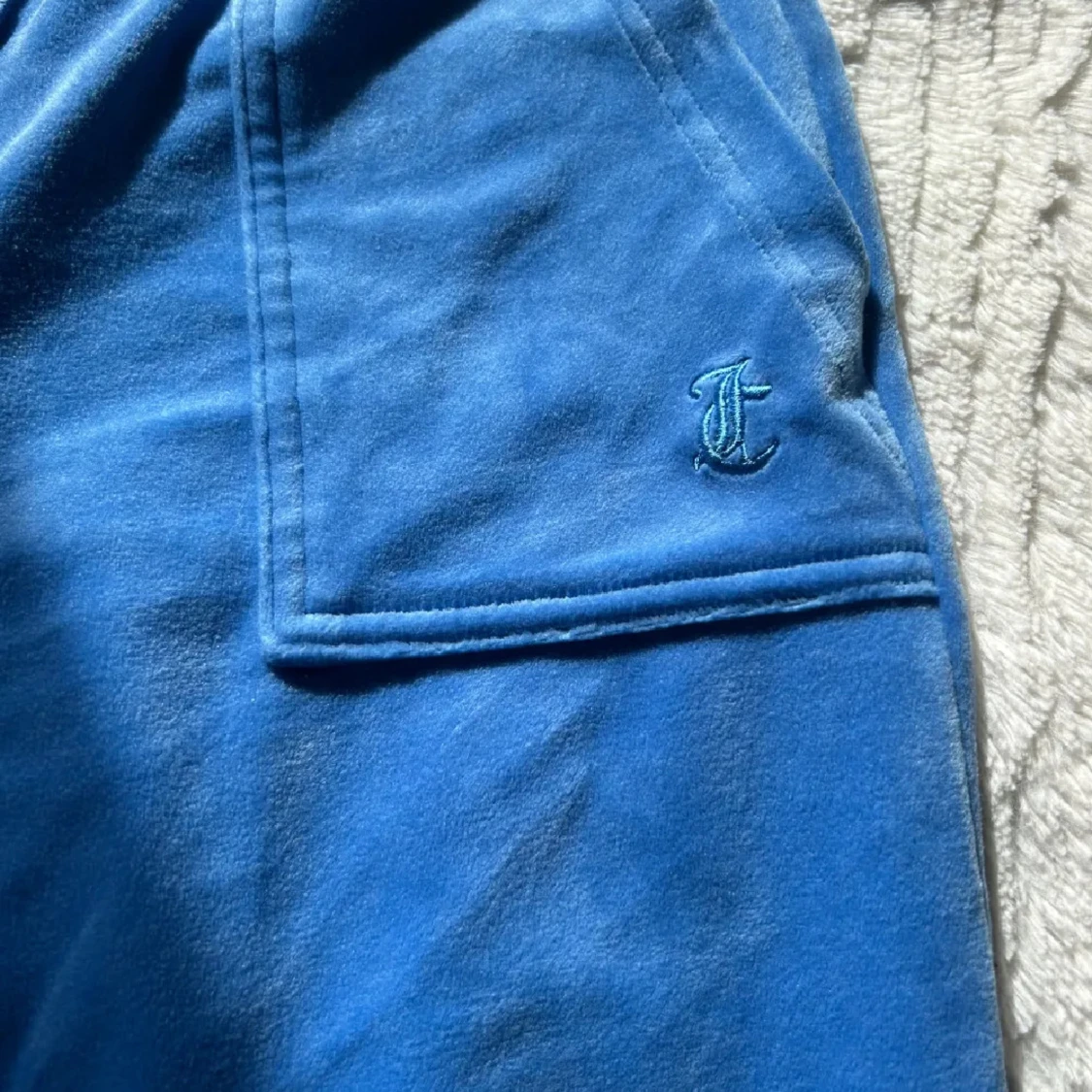 Blå velourbyxor från Juicy Couture - 1