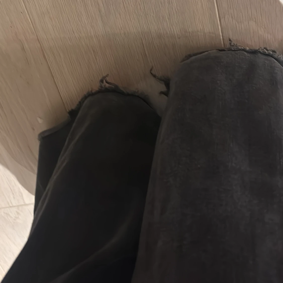 Svarta lågmidjade jeans  - 2