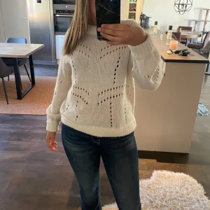 TrueReligon Jeans - Säljer mina super fina TrueReligon jeans! Fått komplimanger flertal gånger om dom här jeansen! Endast använt ett halvår ish, och jag säljer dem för att dom tyvärr har blivit för små ( dom är som en storlek S)  Hör av er vid frågor osv💞