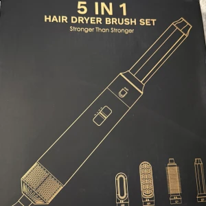 5-i-1 Hot Air Styler hårverktyg - Multifunktionellt hårverktyg med fem utbytbara borsthuvuden. Endast testad. 💓🩷380kr. Kan tänka mig gå ner i pris💕