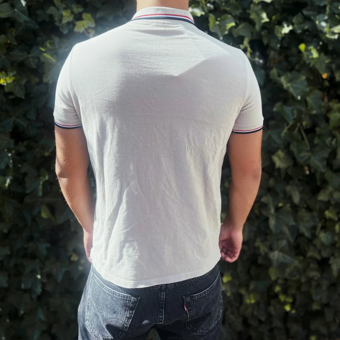 Vit Moncler pikétröja med rödblå kant - 1