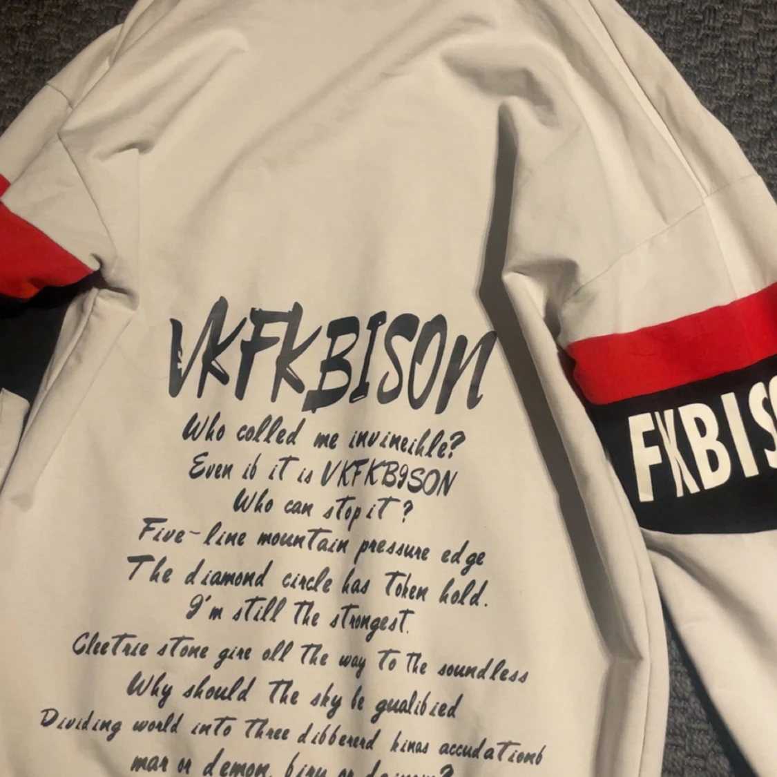 Vit hoodie VKFKBISON med tryck XL - 1