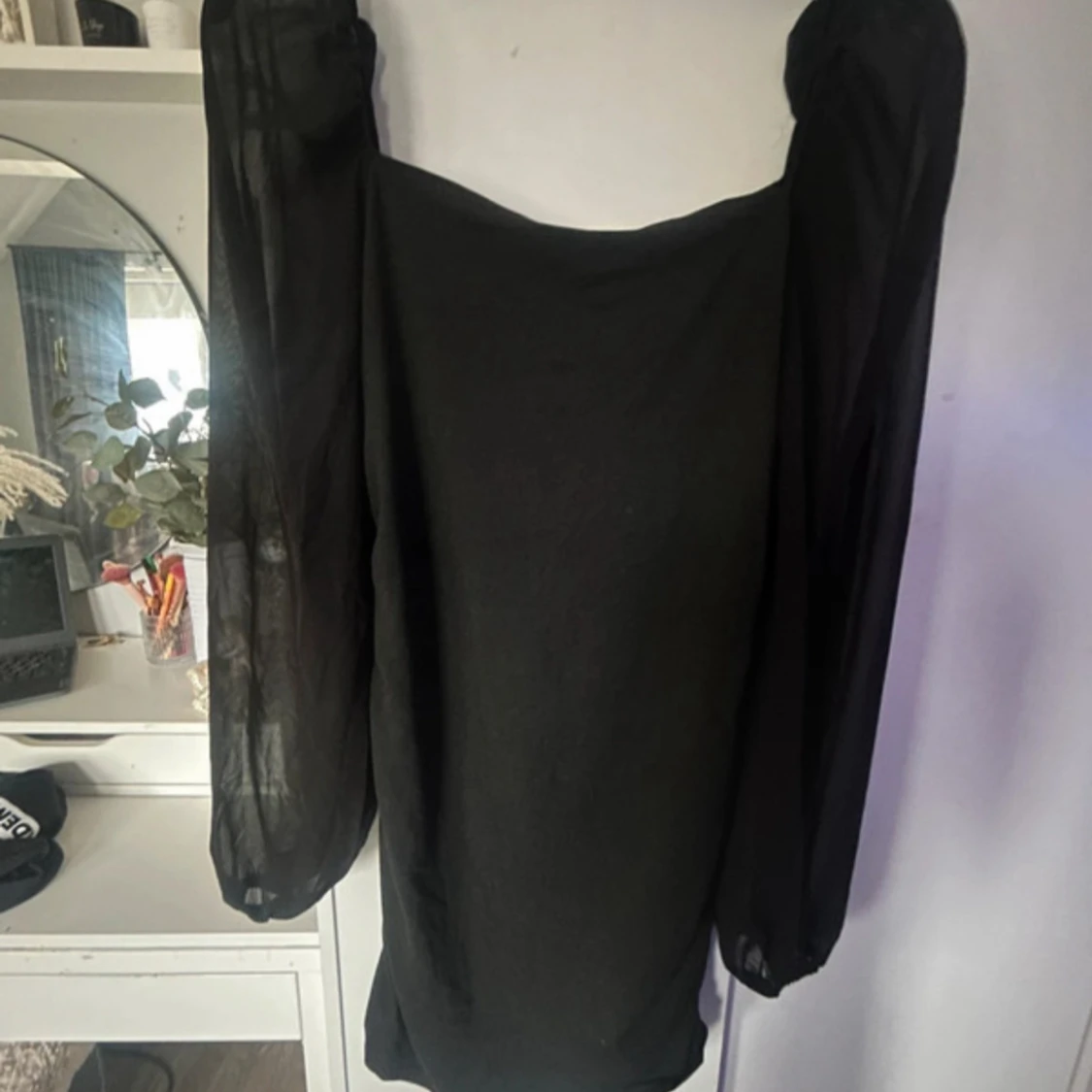 Svart klänning med meshärmar från Shein - 2