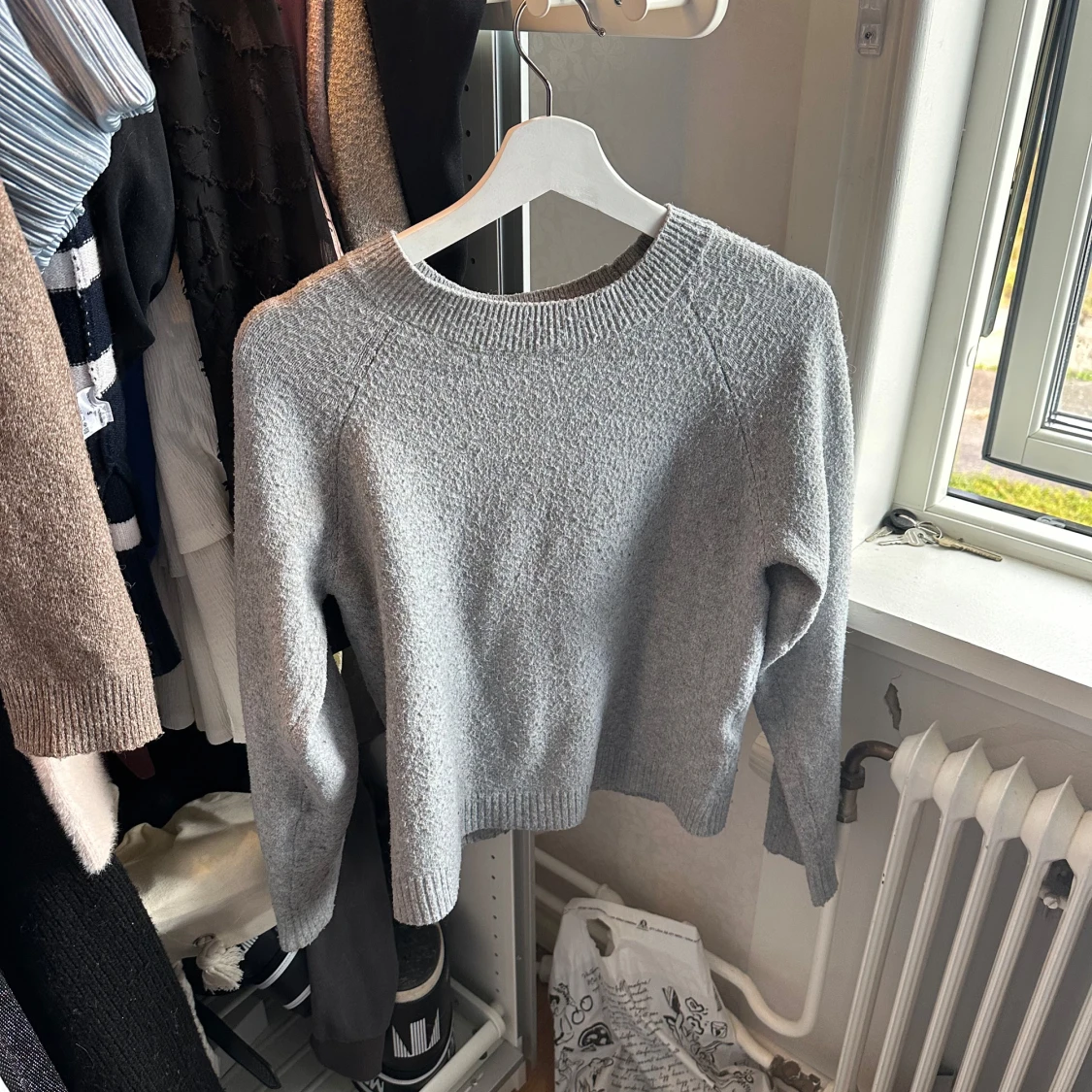 Grå stickad tröja från Vero Moda - 1