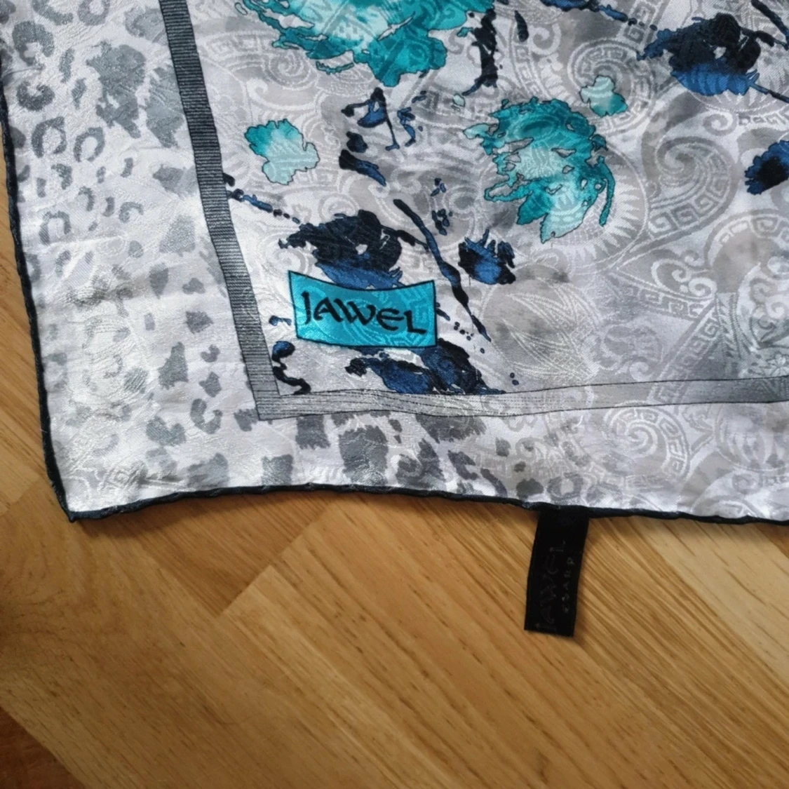 Blommig vit och turkos sidenscarf - 4