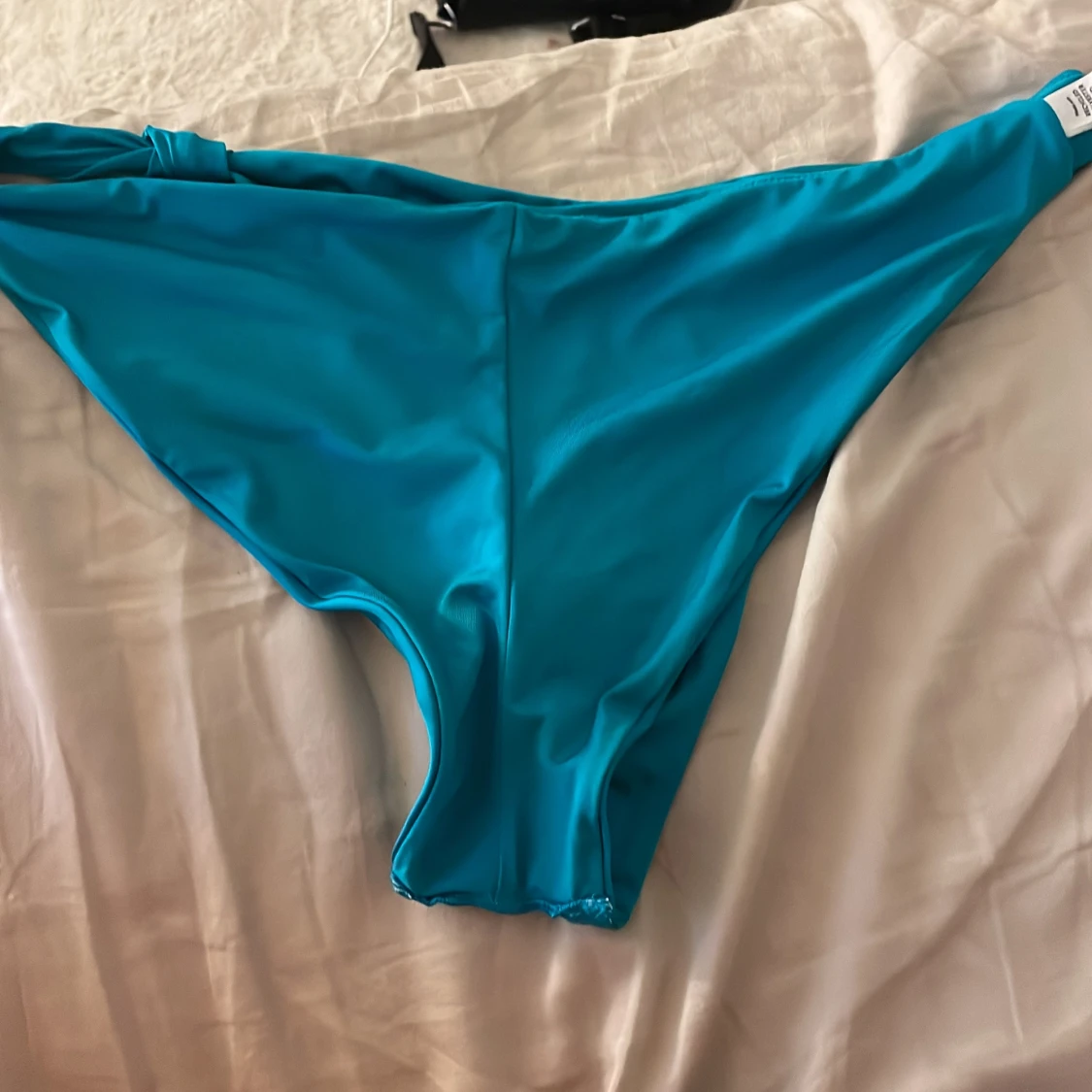 Turkosa bikiniunderdel från Lindex  - 1