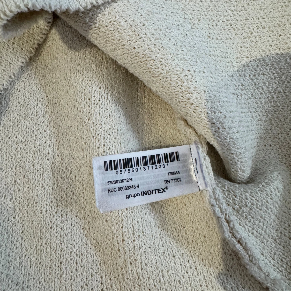 Beige kavaj med guldknappar från Zara - 4