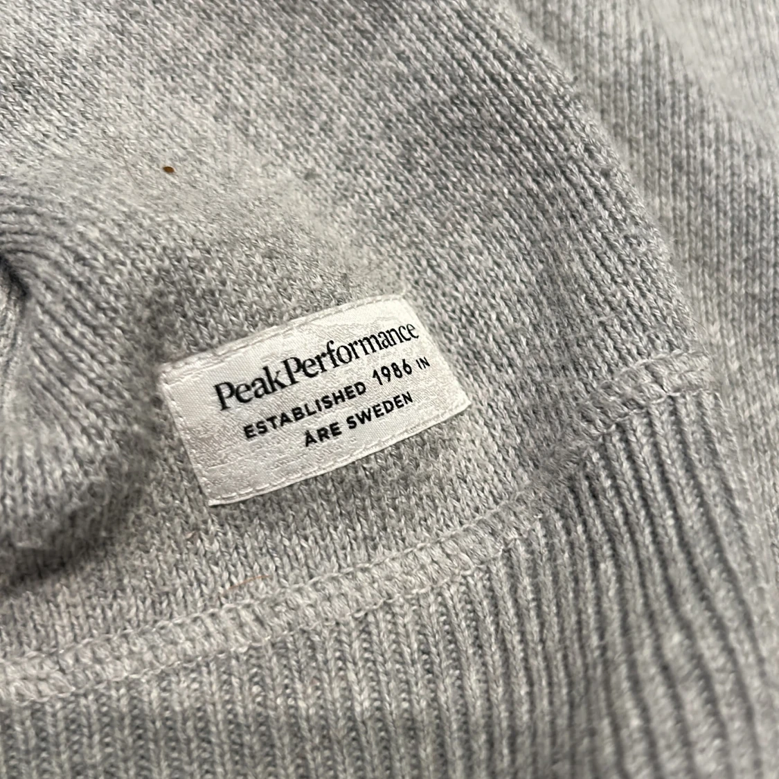 Grå stickad tröja peak - 3