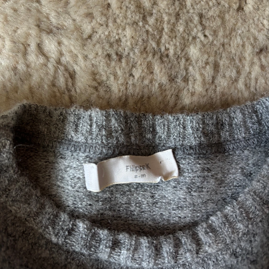 Grå stickad tröja från Filippa K - 1