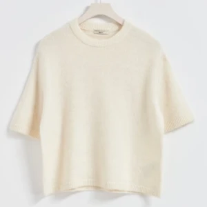 Stickad tröja från Gina Tricot  - Säljer en superfin stickad tröja ifrån Gina i storlek xs